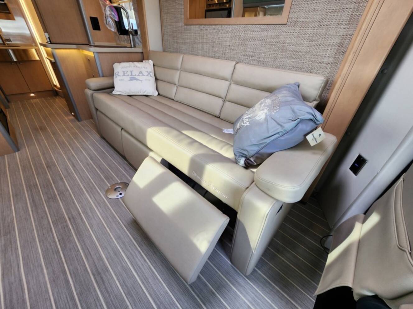 A photo of this 2026 Airstream Atlas 25MS Murphy Suite