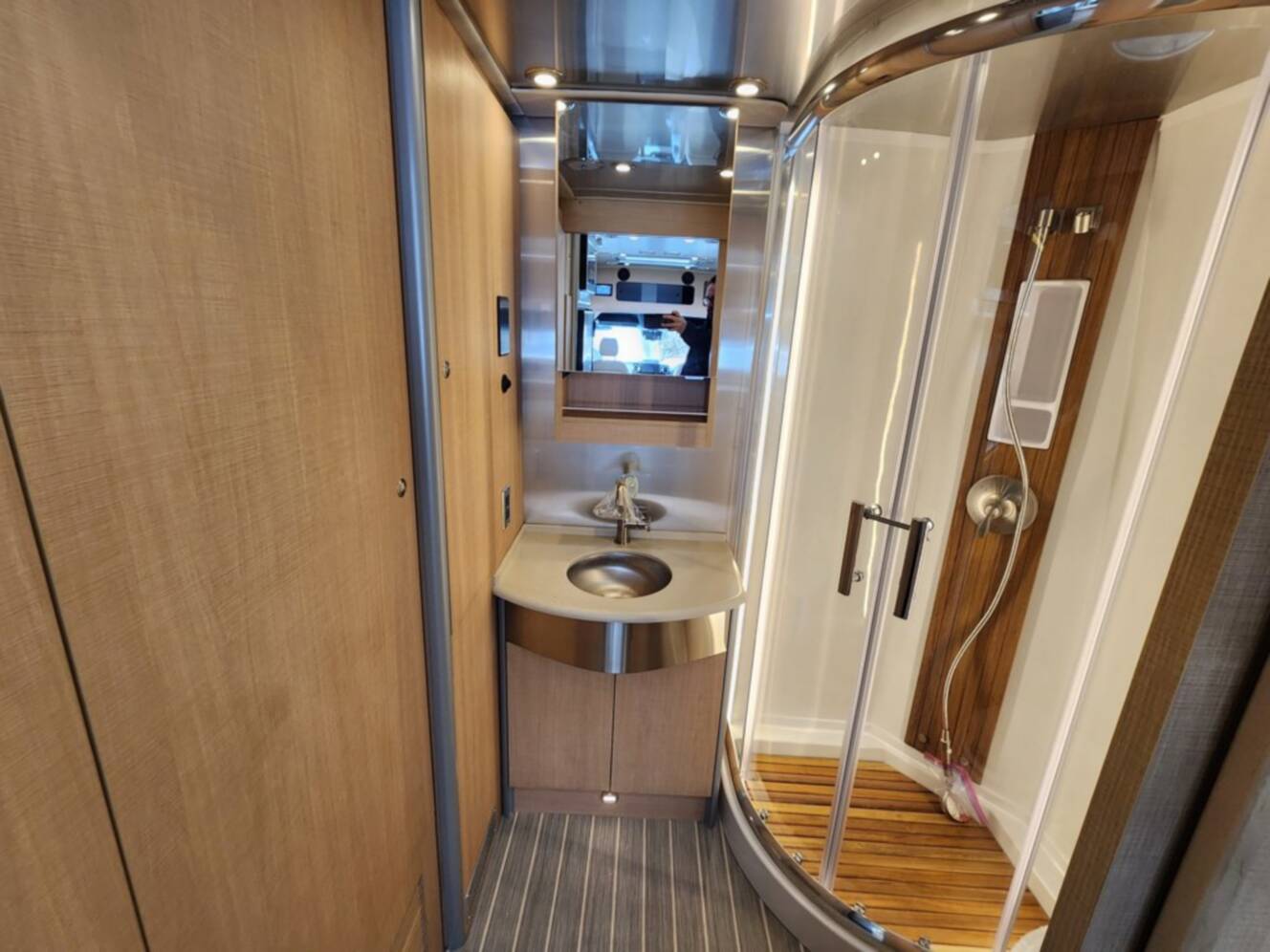 A photo of this 2026 Airstream Atlas 25MS Murphy Suite