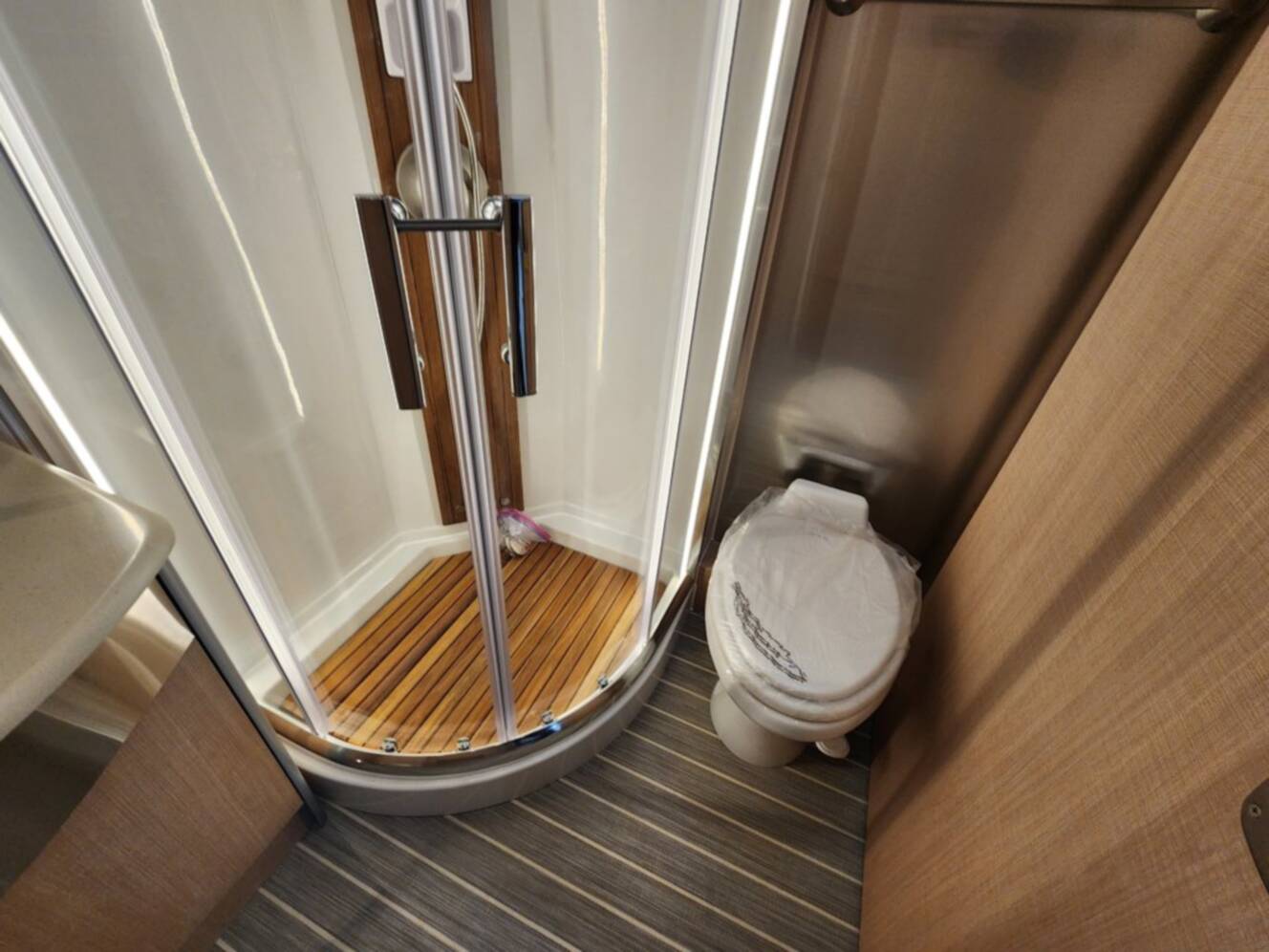 A photo of this 2026 Airstream Atlas 25MS Murphy Suite