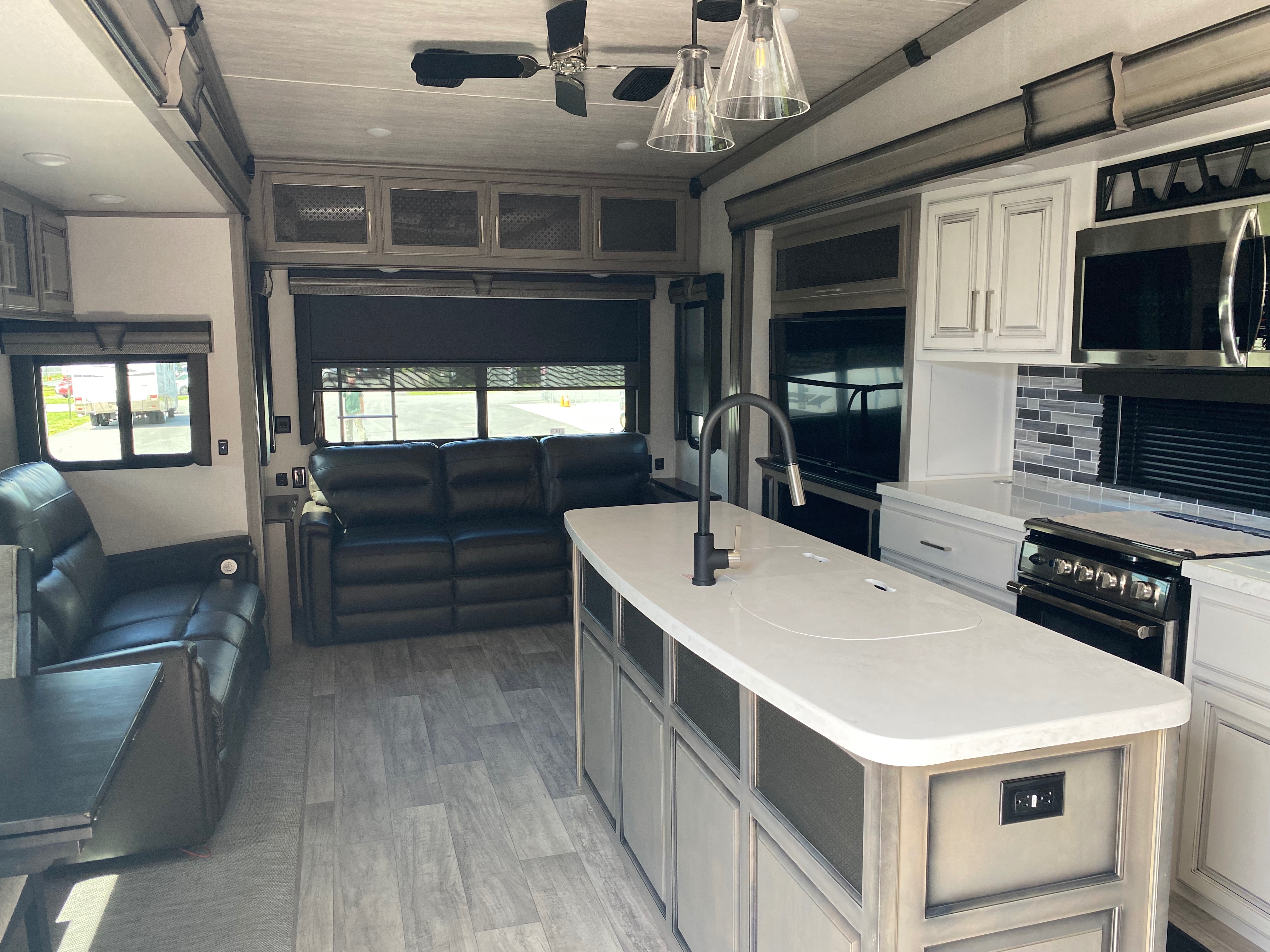 2021 Keystone MONTANA 3781RL in key west FL