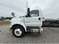 2025 FORD F750