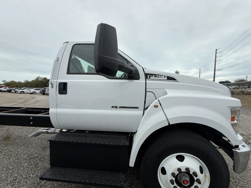 2025 FORD F750