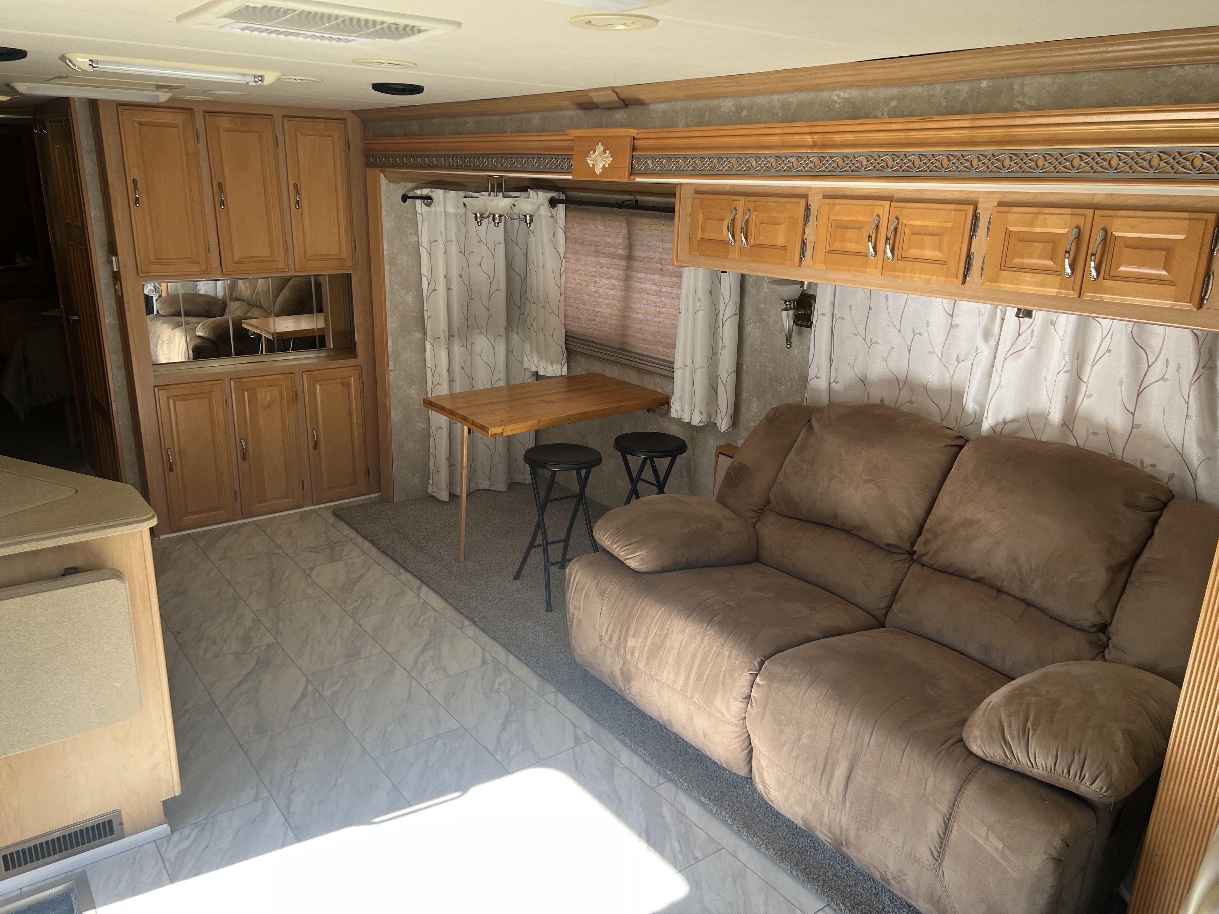 2004 Coachmen SANTARA 3690 RV