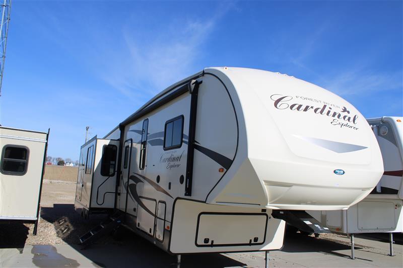 2018 Forest River CARDINAL 322DS in le mars IA