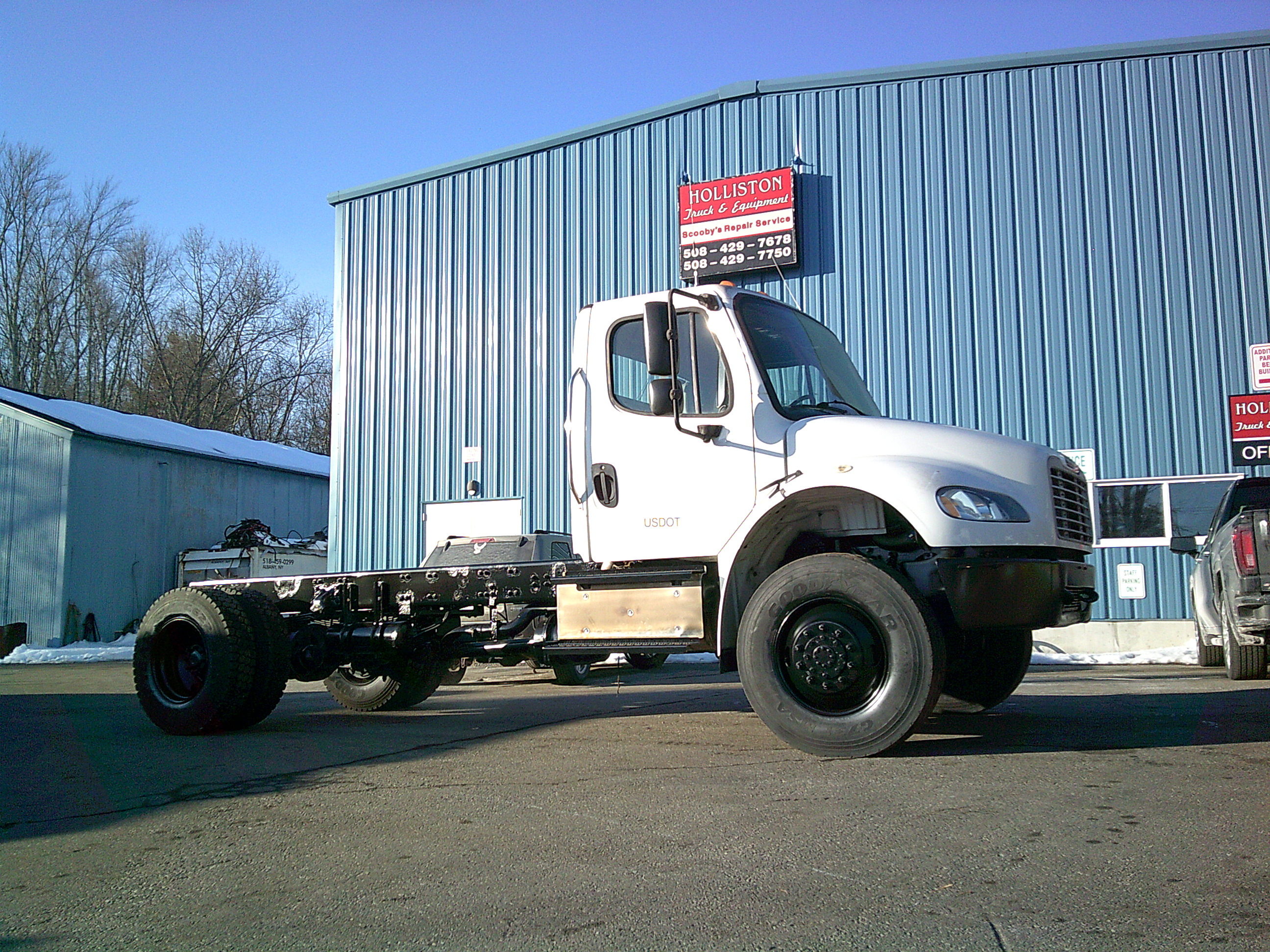2014 FREIGHTLINER BUSINESS CLASS M2 106 in Holliston, MA