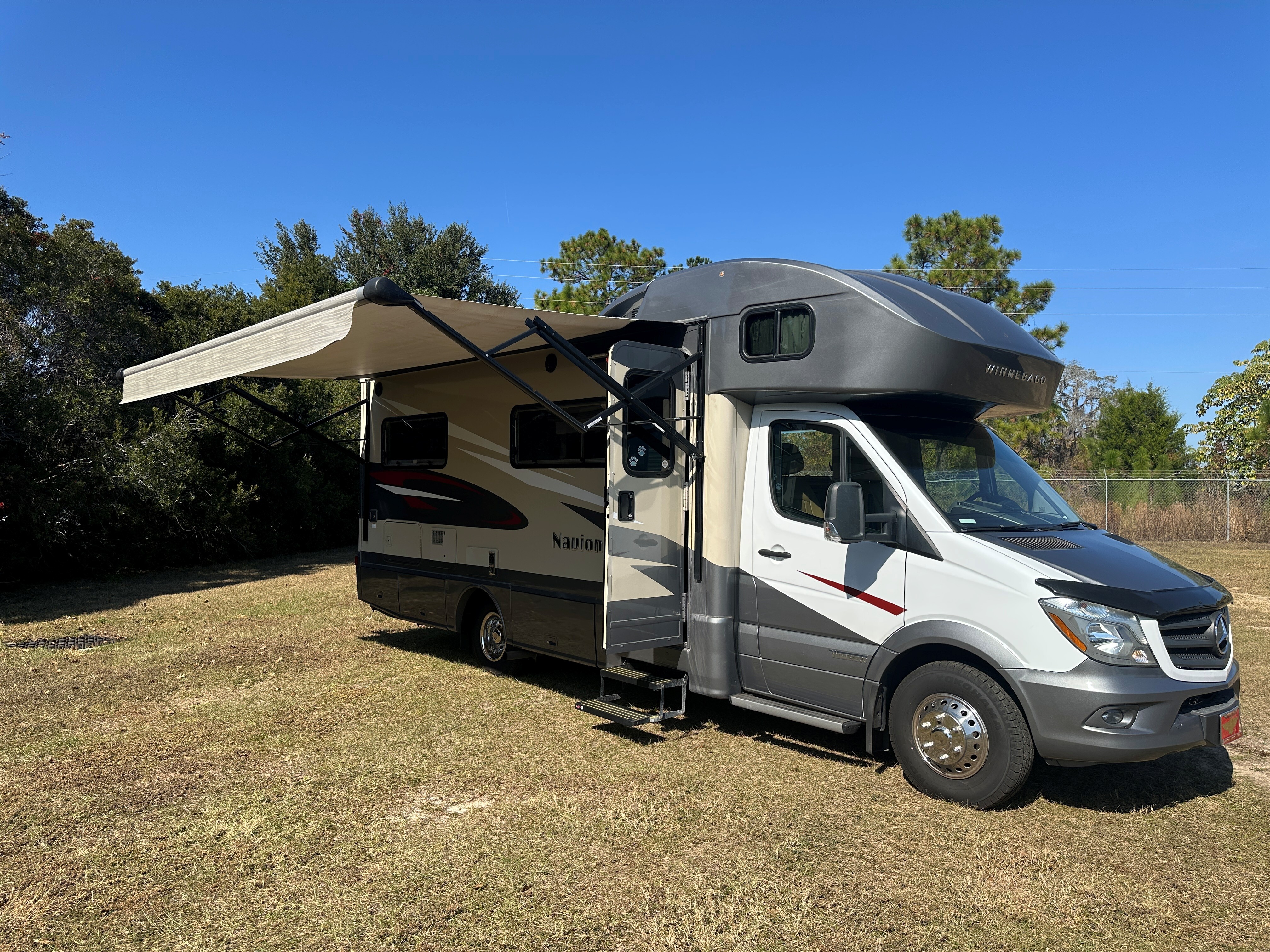 2019 Winnebago NAVION 24J RV