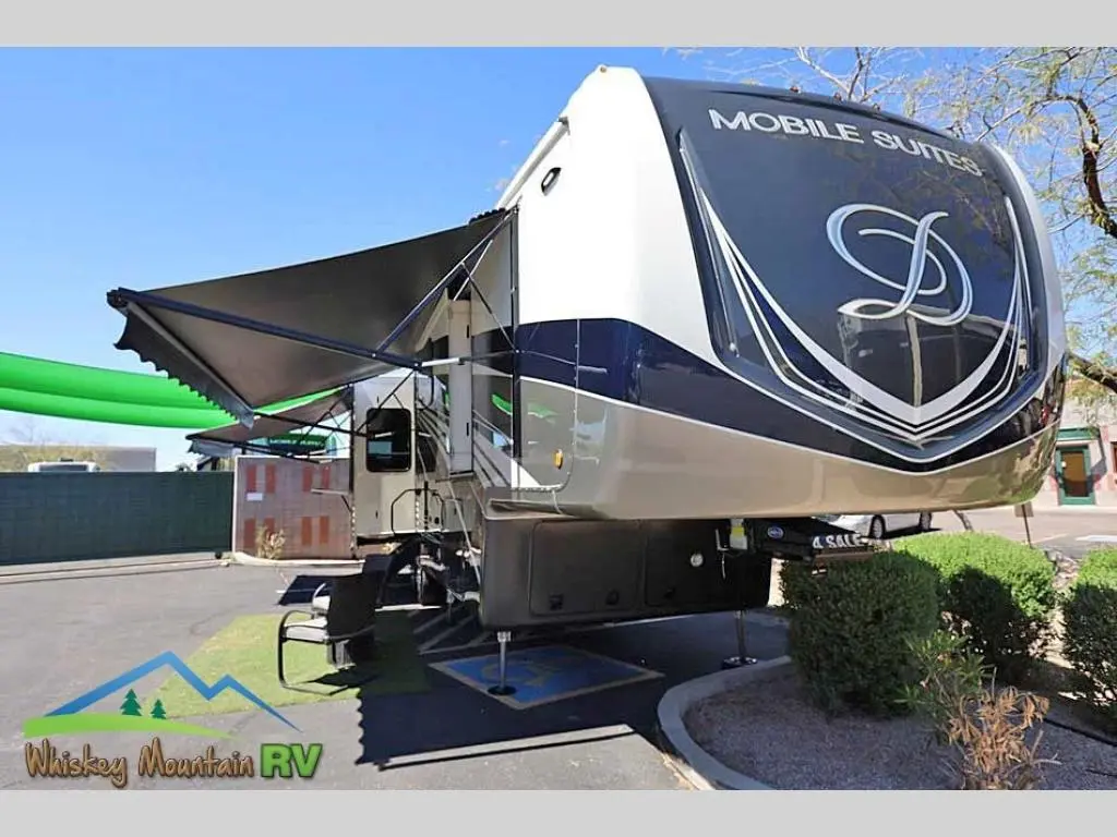 2022 DRV LUXURY SUITES Mobile Suites 39 DBRS4 RV