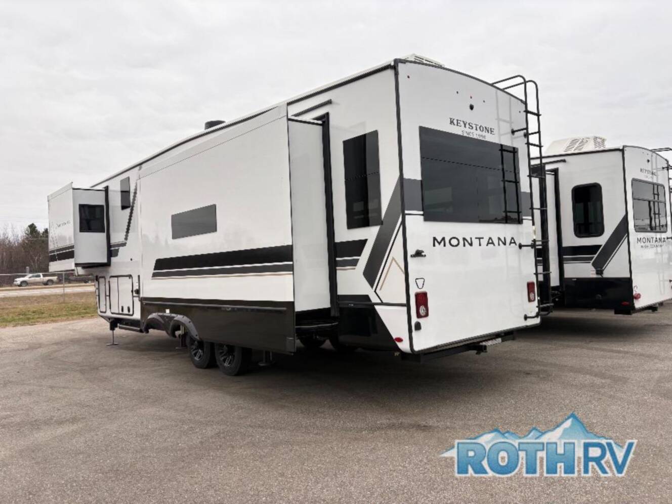 A photo of this 2026 Keystone Rv Montana 3231CK