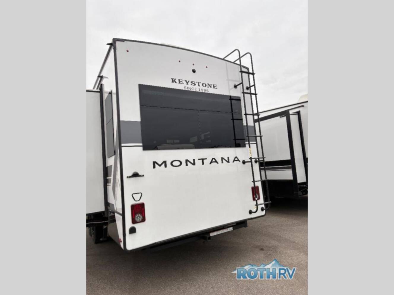 A photo of this 2026 Keystone Rv Montana 3231CK