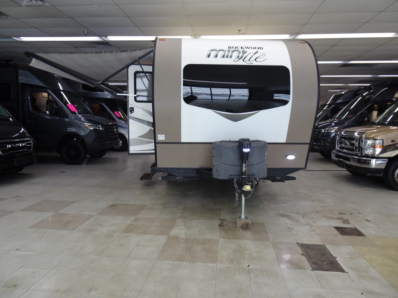2018 FOREST RIVER ROCKWOOD MINI LITE 1905BHG