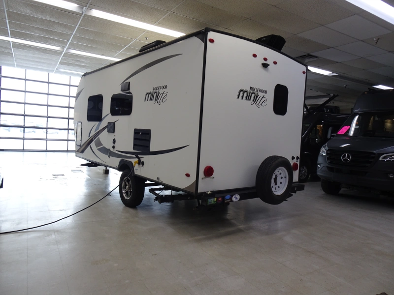 2018 FOREST RIVER ROCKWOOD MINI LITE 1905BHG