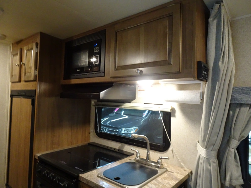 2018 FOREST RIVER ROCKWOOD MINI LITE 1905BHG