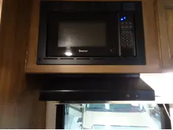 2018 FOREST RIVER ROCKWOOD MINI LITE 1905BHG