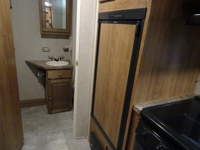 2018 FOREST RIVER ROCKWOOD MINI LITE 1905BHG