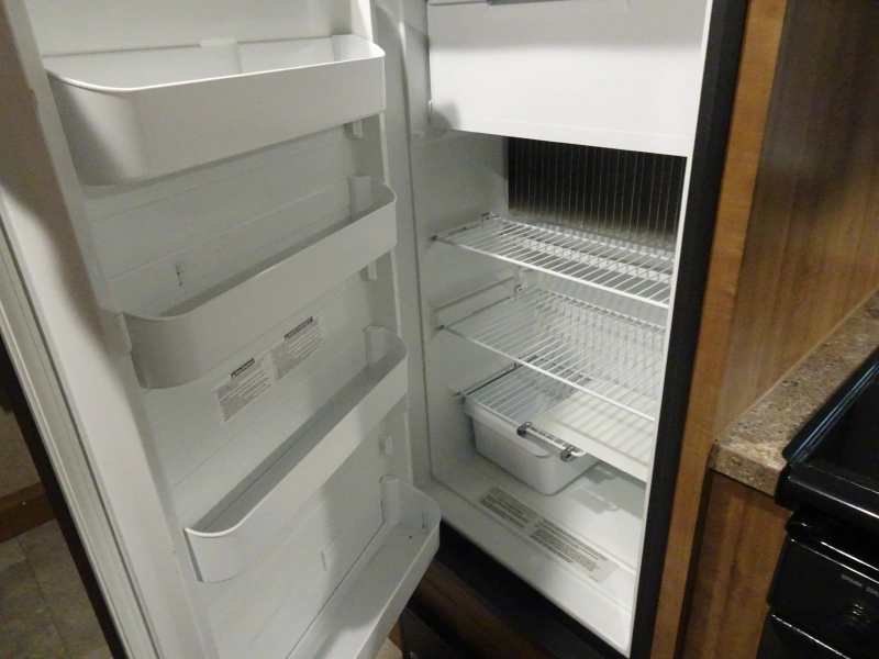 2018 FOREST RIVER ROCKWOOD MINI LITE 1905BHG