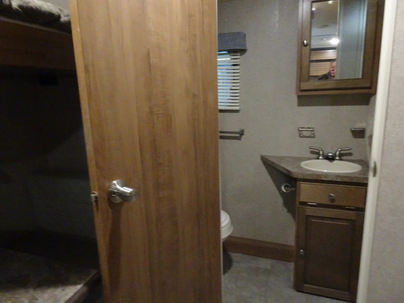 2018 FOREST RIVER ROCKWOOD MINI LITE 1905BHG