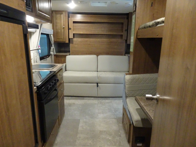2018 FOREST RIVER ROCKWOOD MINI LITE 1905BHG