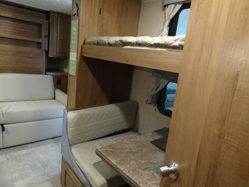 2018 FOREST RIVER ROCKWOOD MINI LITE 1905BHG