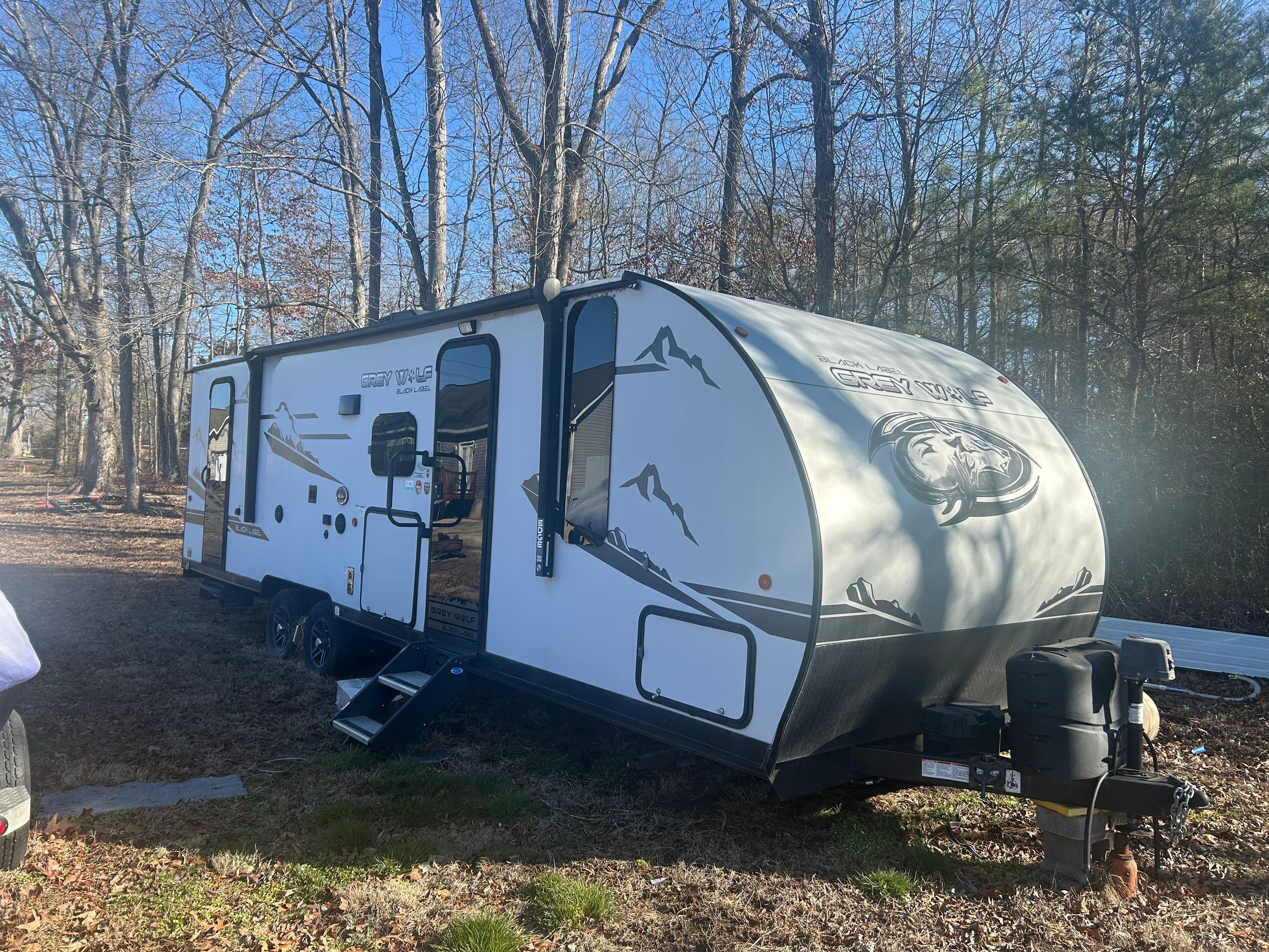 2022 Forest River CHEROKEE GREY WOLF BLACK LABEL 26DBHBL RV