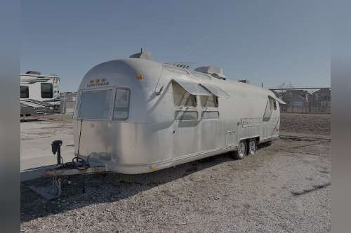 1974 Airstream INTERNATIONAL LAND YACHT SERIES SOVEREIGN in austin TX