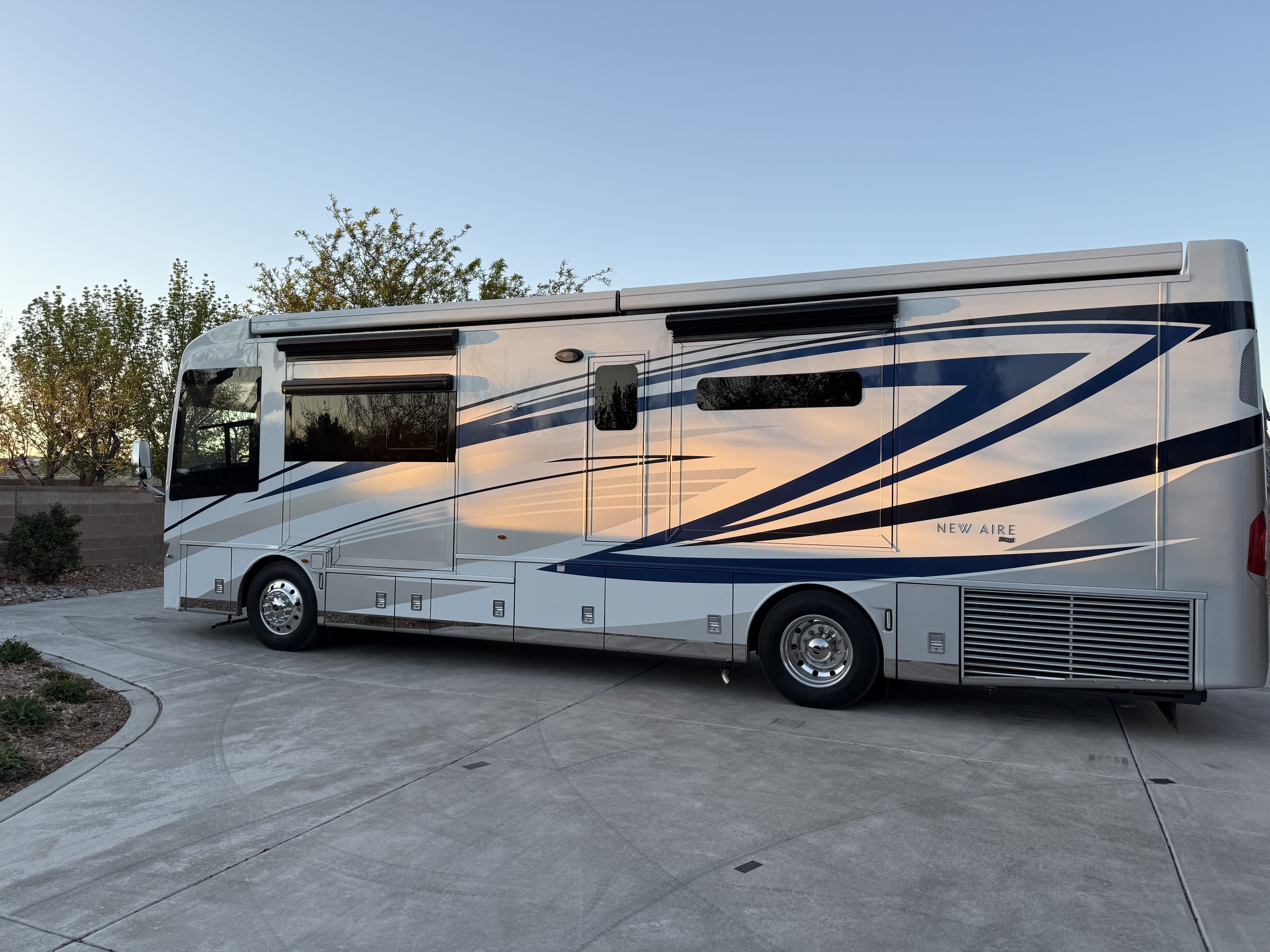 2023 Newmar NEW AIRE 3547 in bernalillo NM