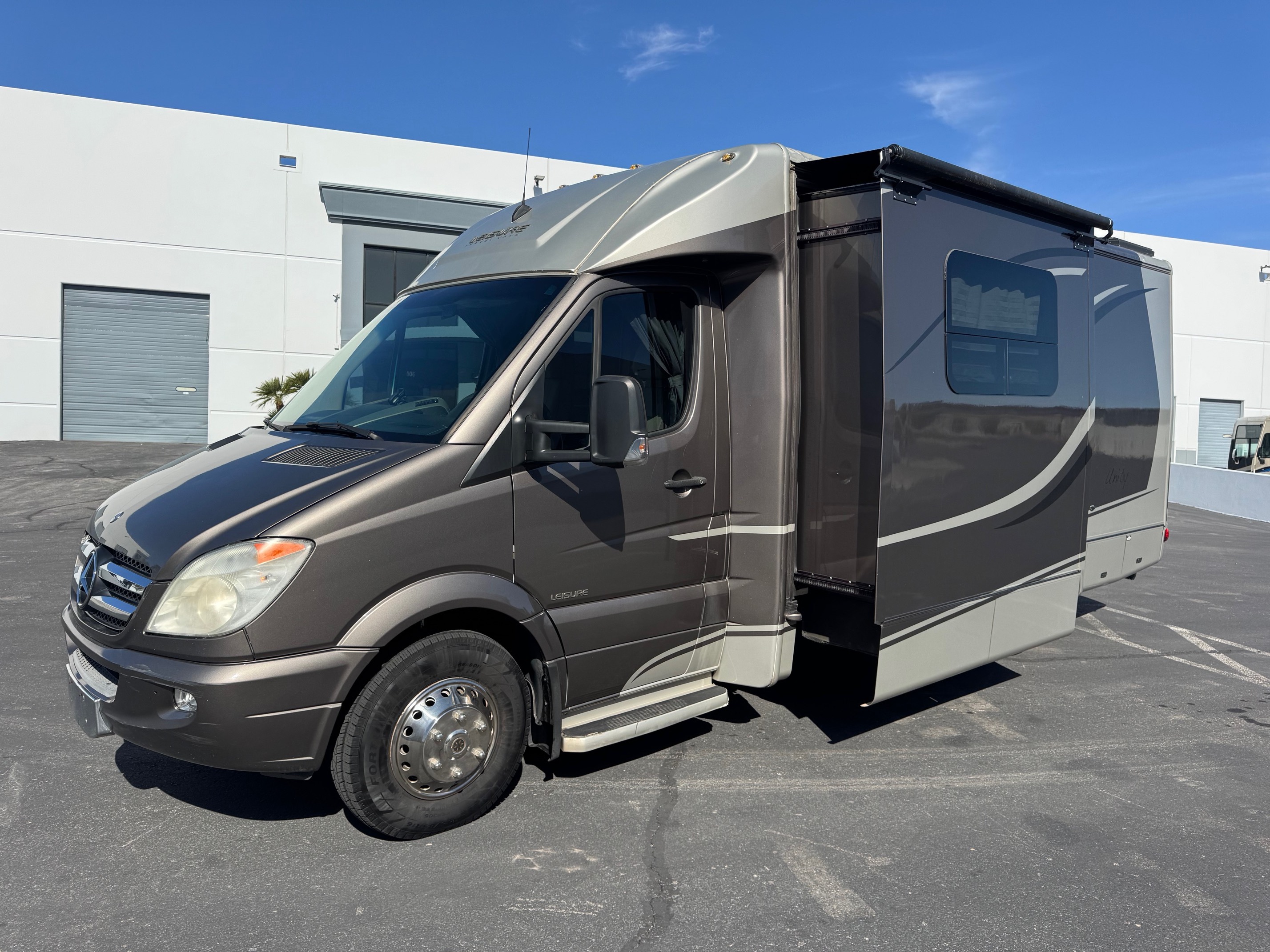 2013 Leisure Travel UNITY U24MB Class B+ RV