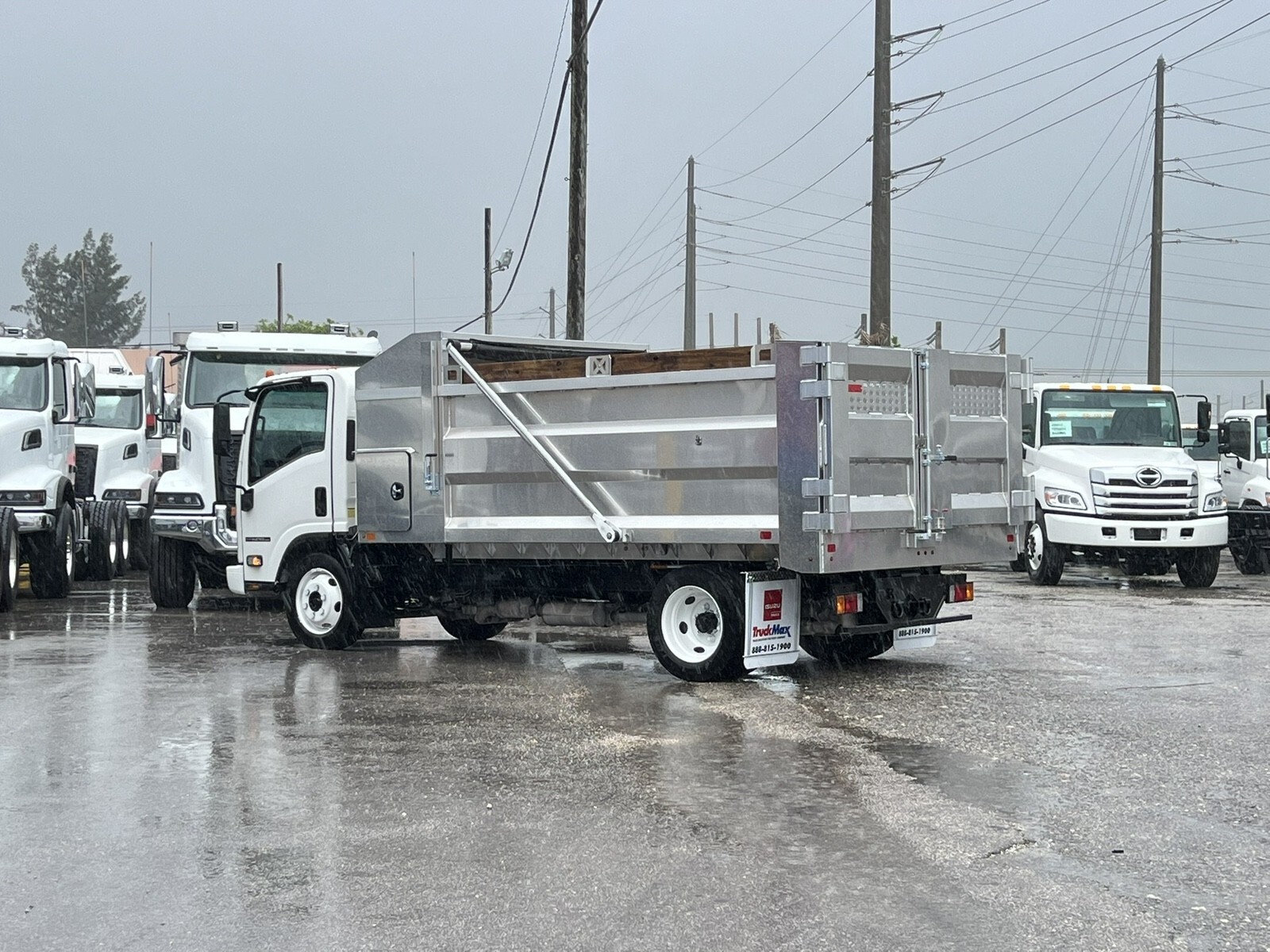 2026 ISUZU NPR XD in Miami, FL