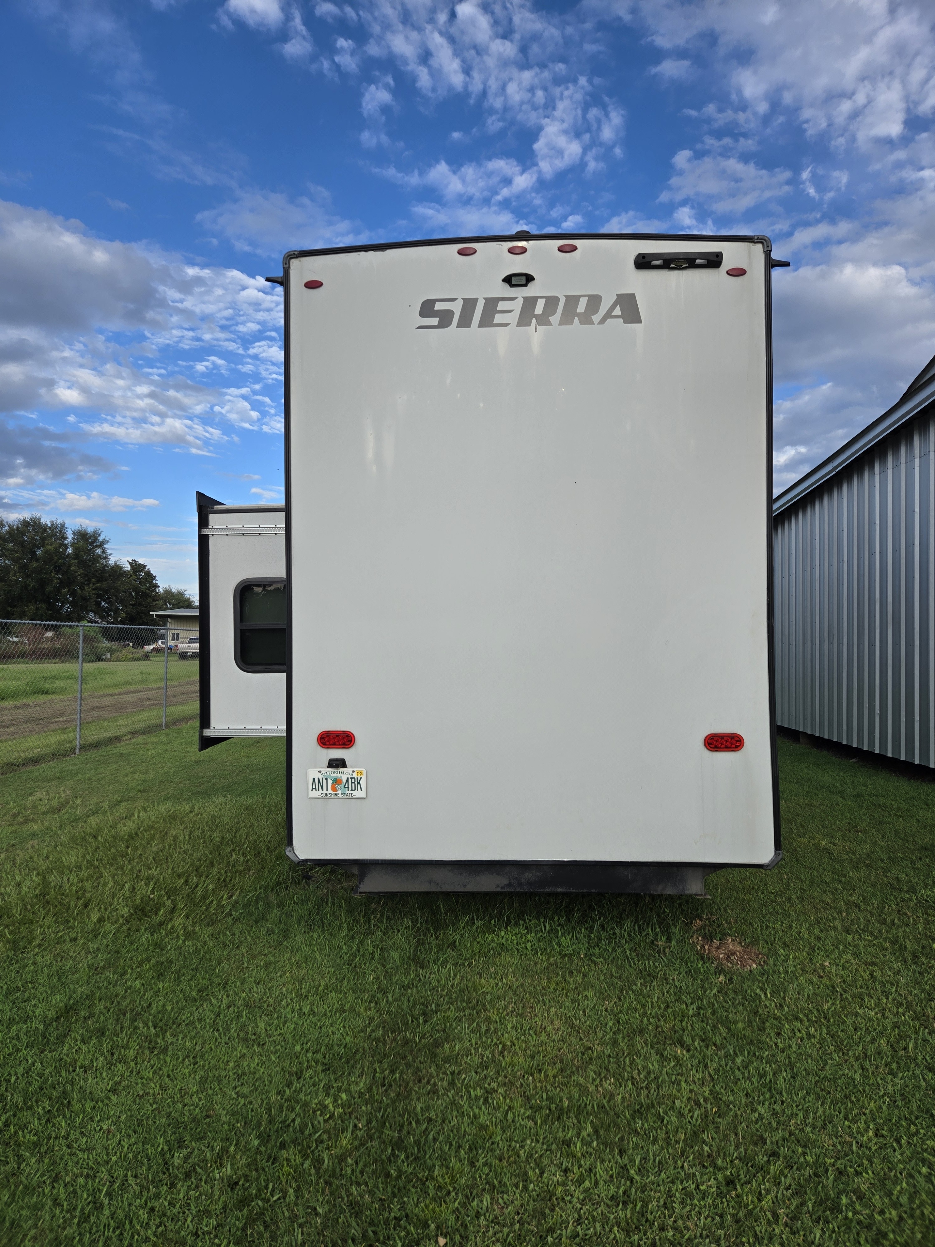 2023 Forest River SIERRA 3990FL in dade city FL