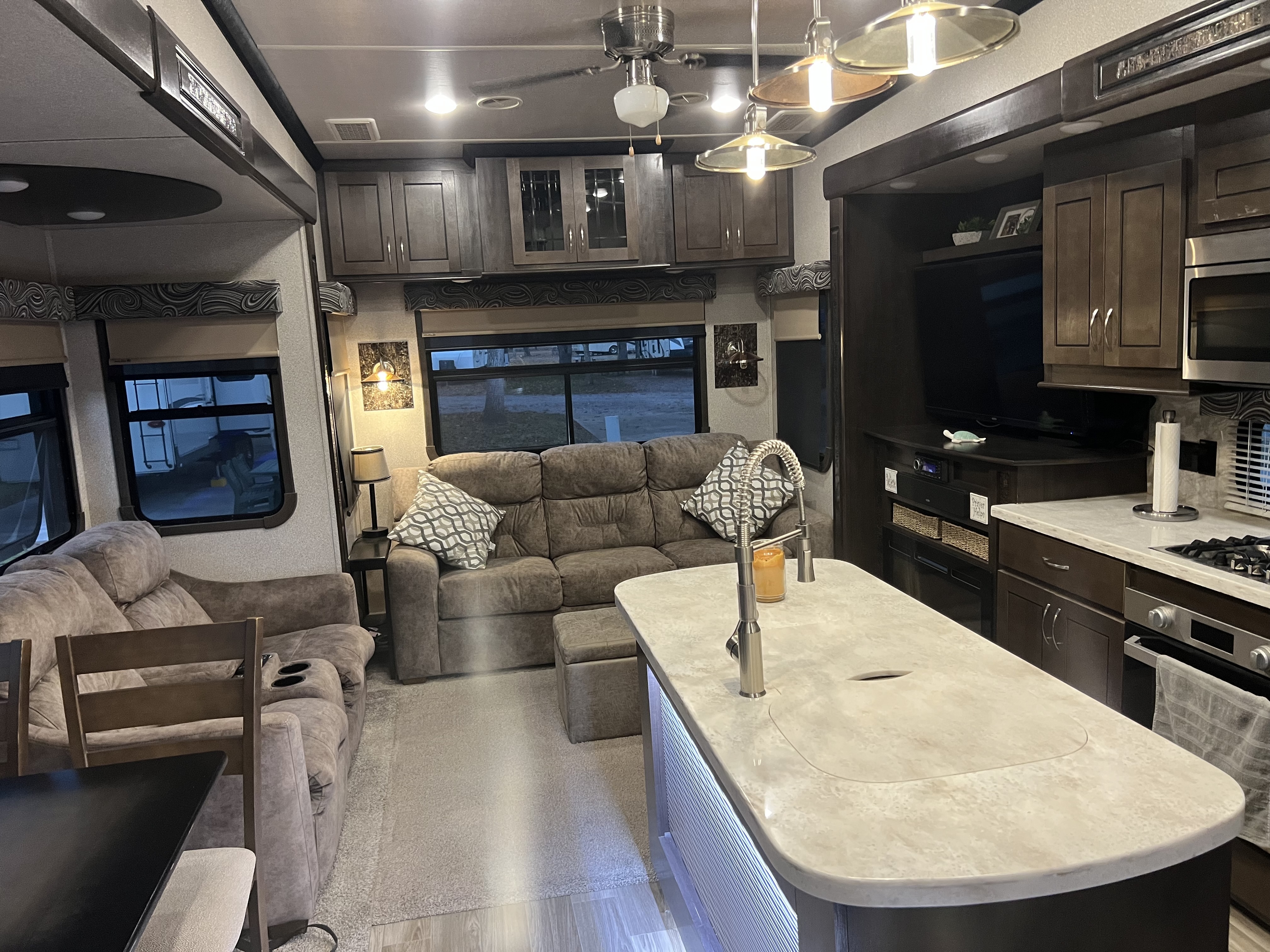 2019 Forest River CEDAR CREEK HATHAWAY 34IK RV