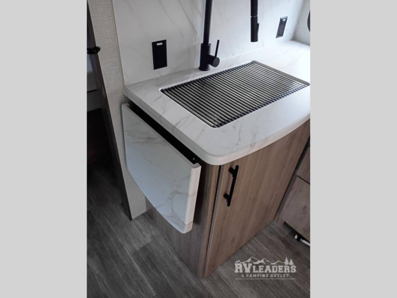 A photo of this 2023 Grand Design Imagine 2800BH