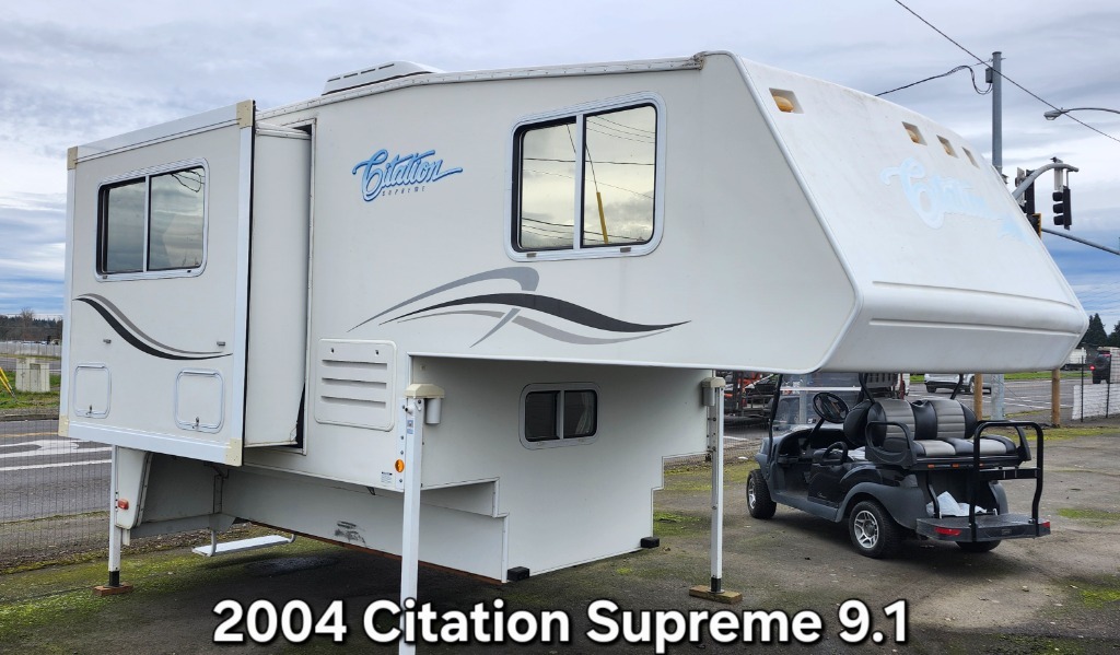 2004 Thor Citation Supreme 9.1 Truck Camper in eugene OR