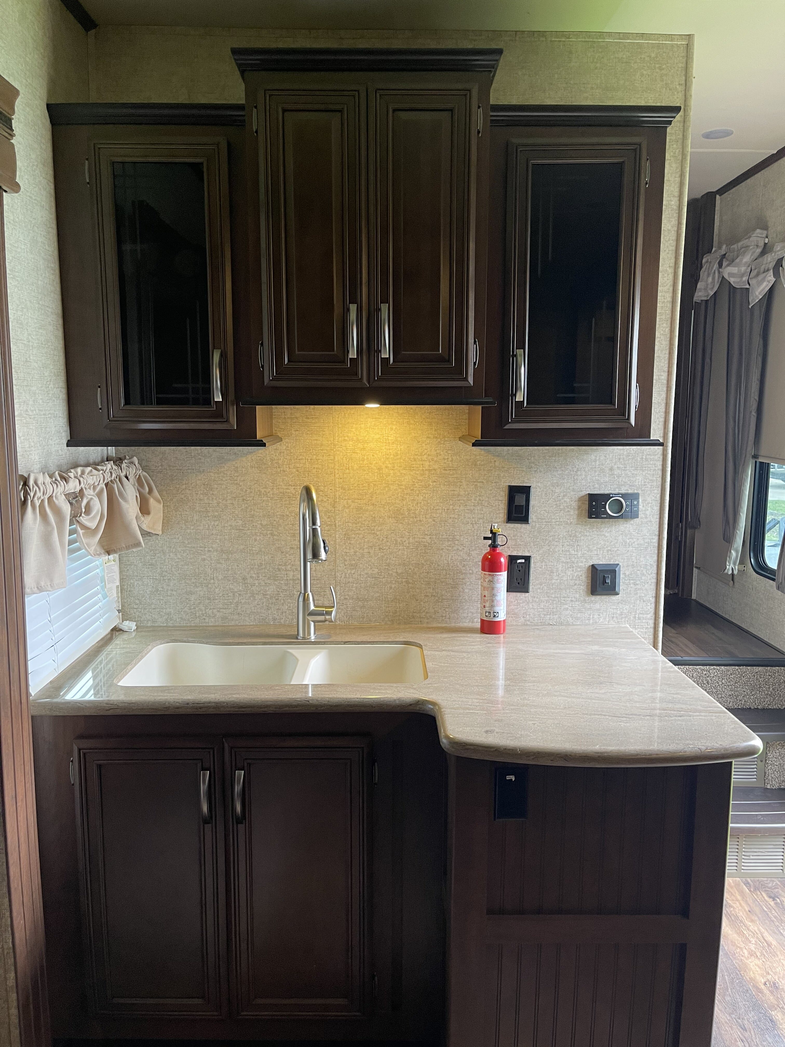 2017 Forest River SANDPIPER 376BHOK in richwood TX