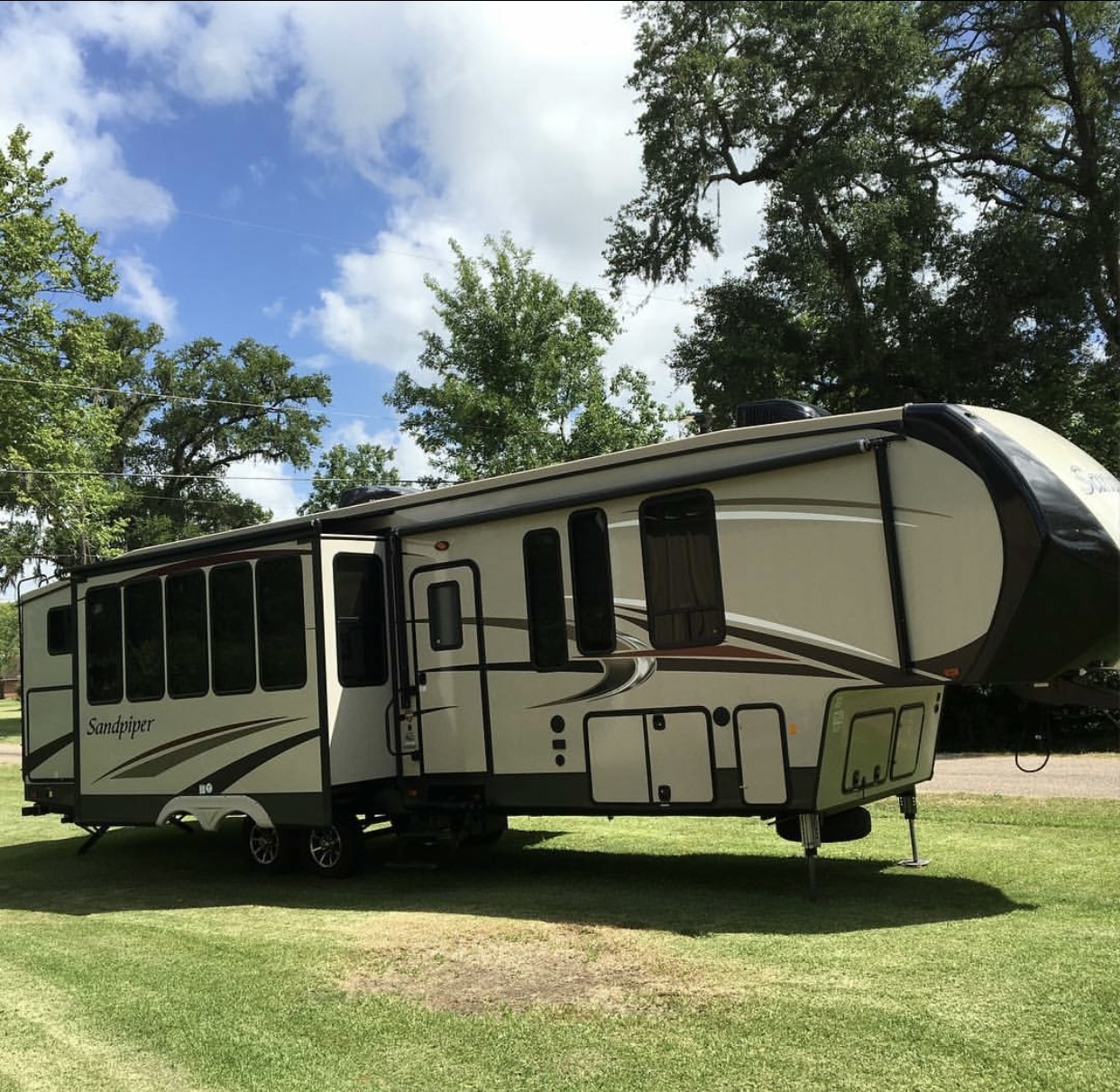 2017 Forest River SANDPIPER 376BHOK in richwood TX