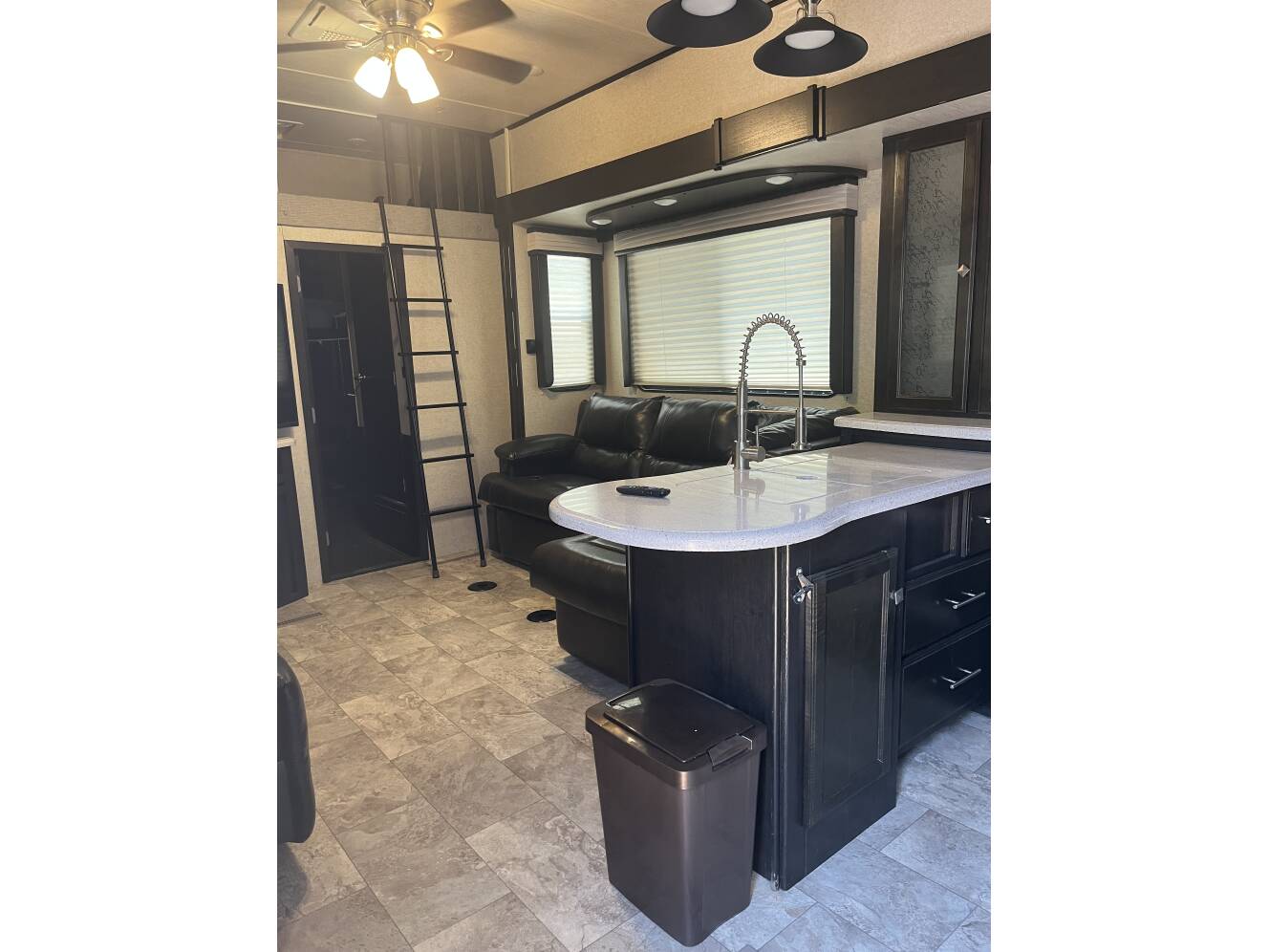 A photo of this 2018 Heartland ROAD WARRIOR 429RW