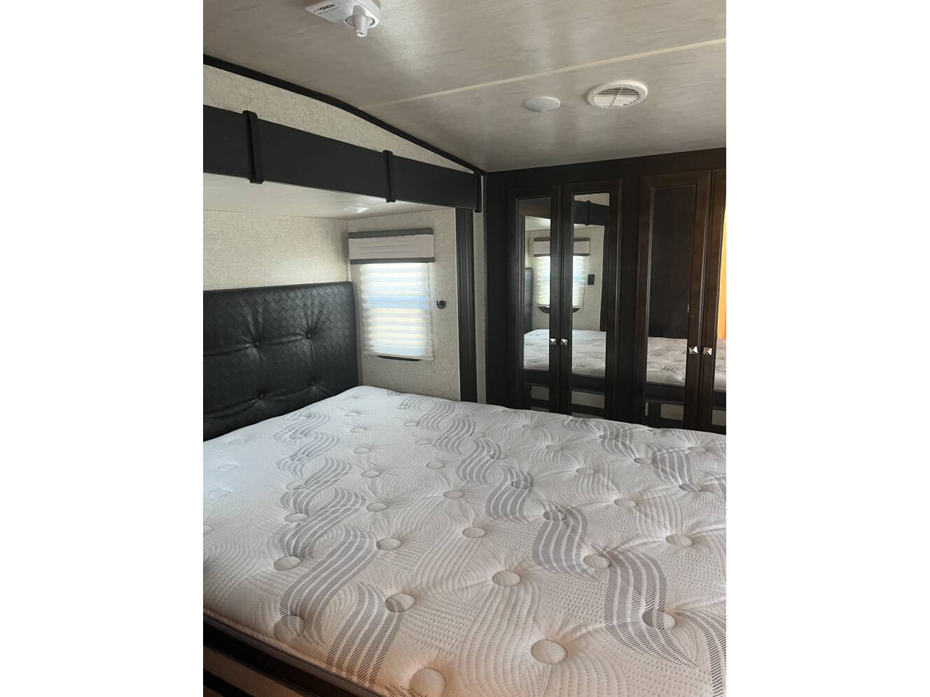 A photo of this 2018 Heartland ROAD WARRIOR 429RW
