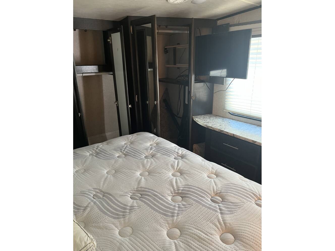 A photo of this 2018 Heartland ROAD WARRIOR 429RW