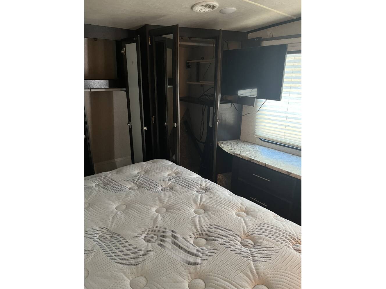 A photo of this 2018 Heartland ROAD WARRIOR 429RW