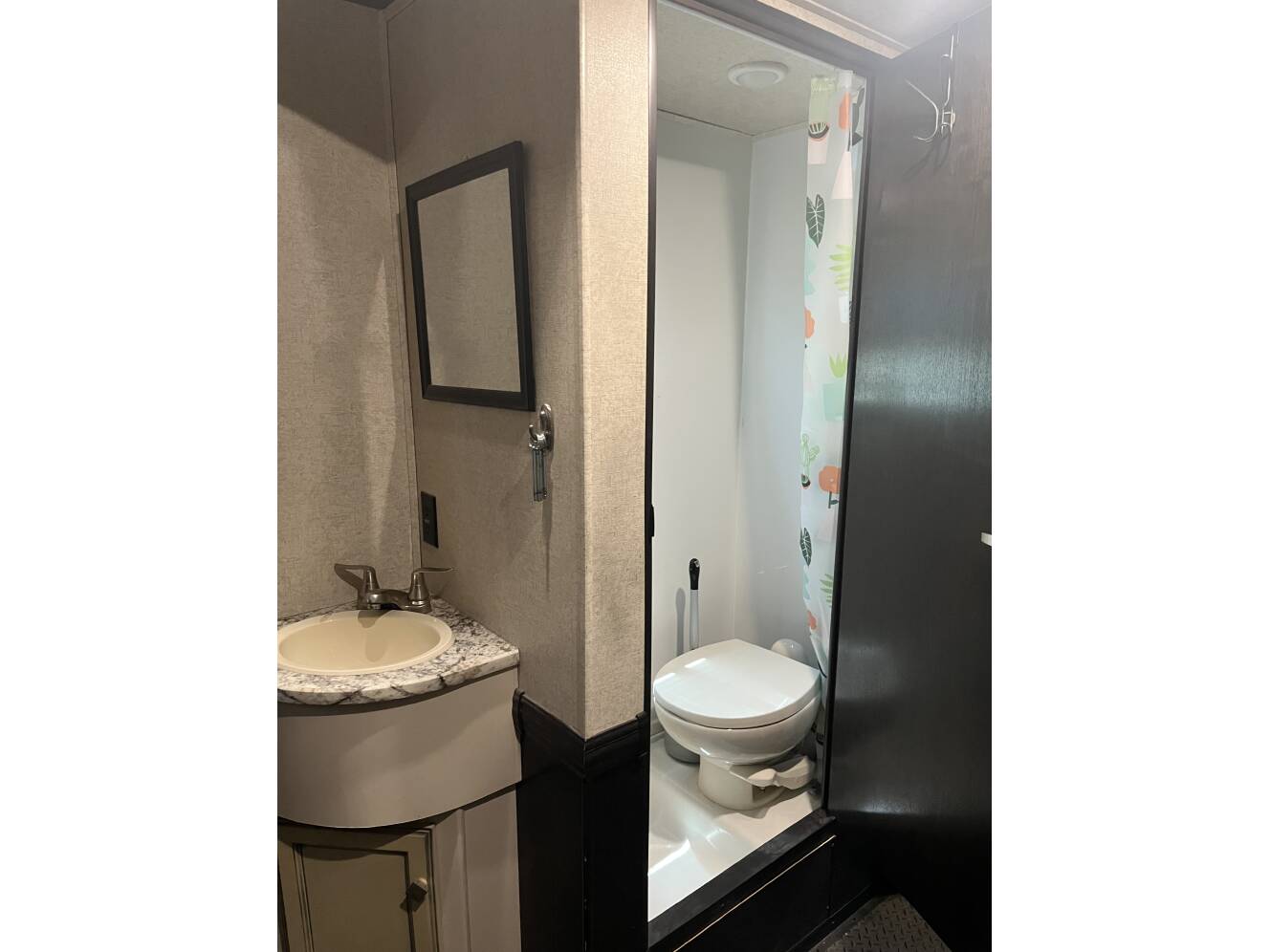 A photo of this 2018 Heartland ROAD WARRIOR 429RW
