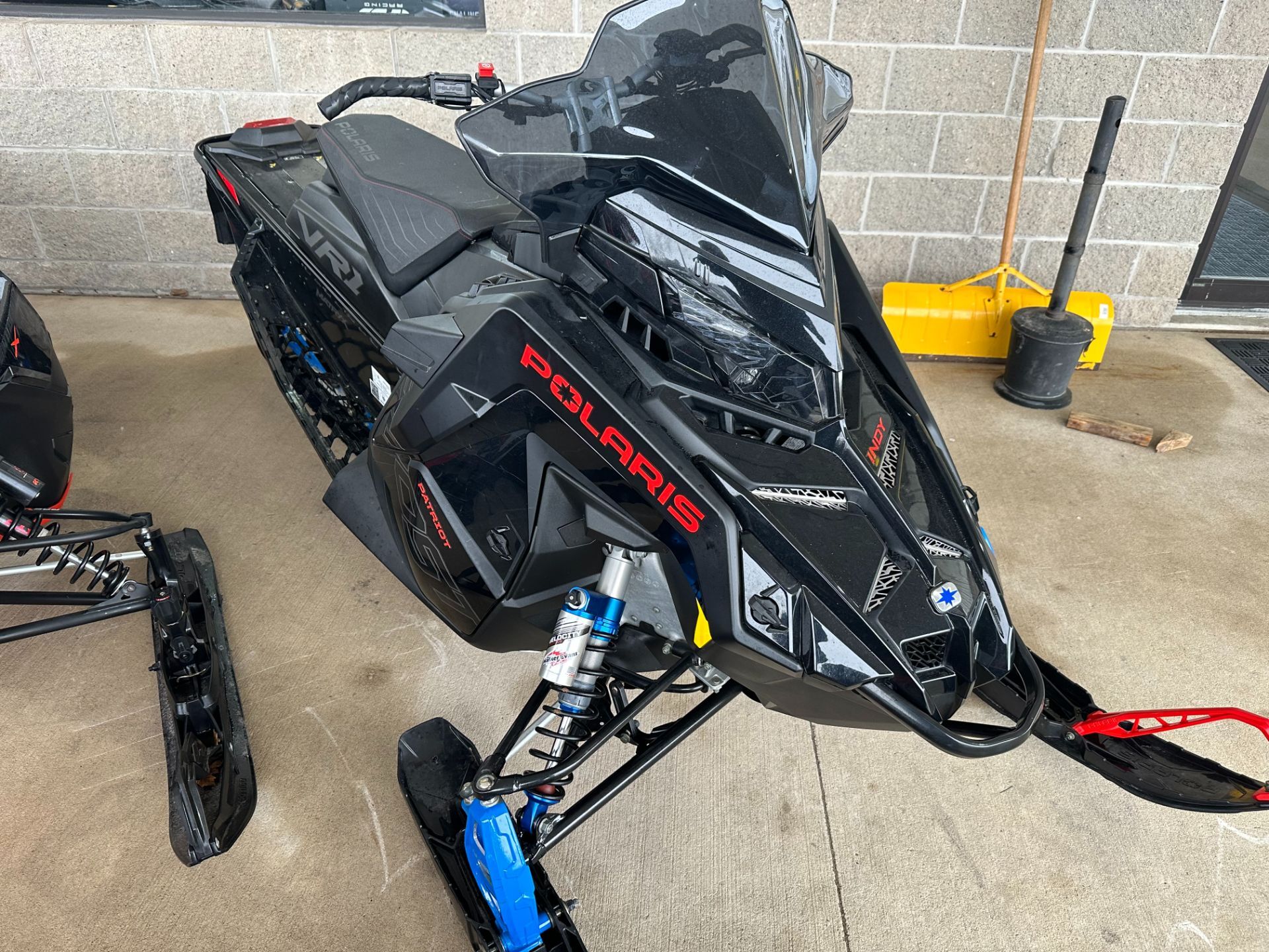 2023 Polaris Patriot Boost Indy VR1 137 SC in antigo WI