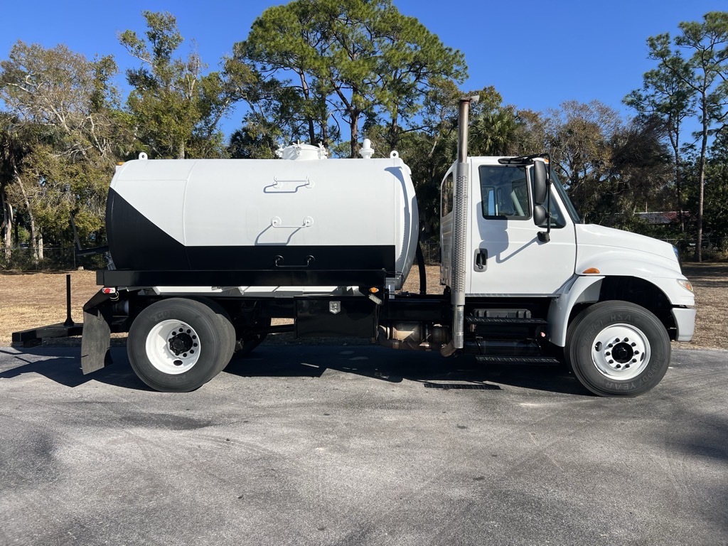 2013 INTERNATIONAL 4300 SBA in Fort Pierce, FL