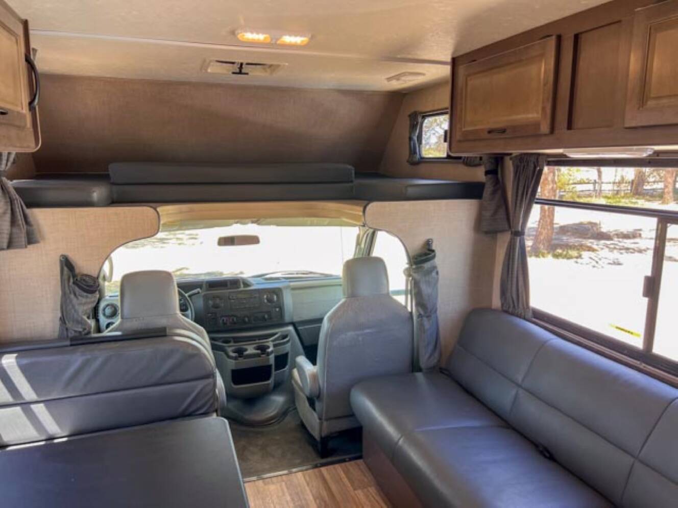 A photo of this 2019 Thor Motor Coach FOUR WINDS MAJESTIC 28A