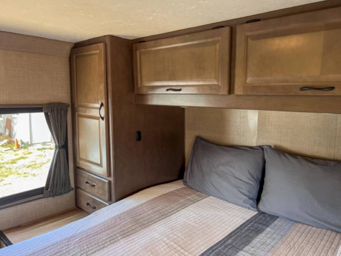 A photo of this 2019 Thor Motor Coach FOUR WINDS MAJESTIC 28A