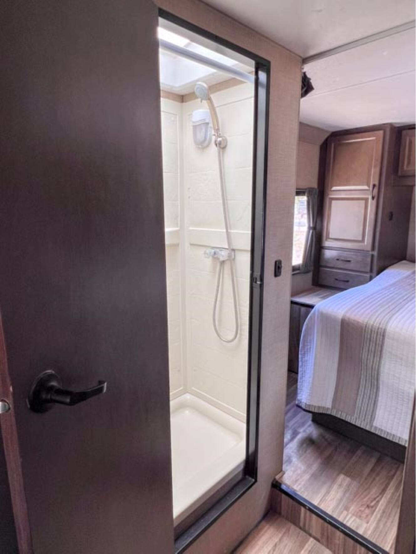 A photo of this 2019 Thor Motor Coach FOUR WINDS MAJESTIC 28A