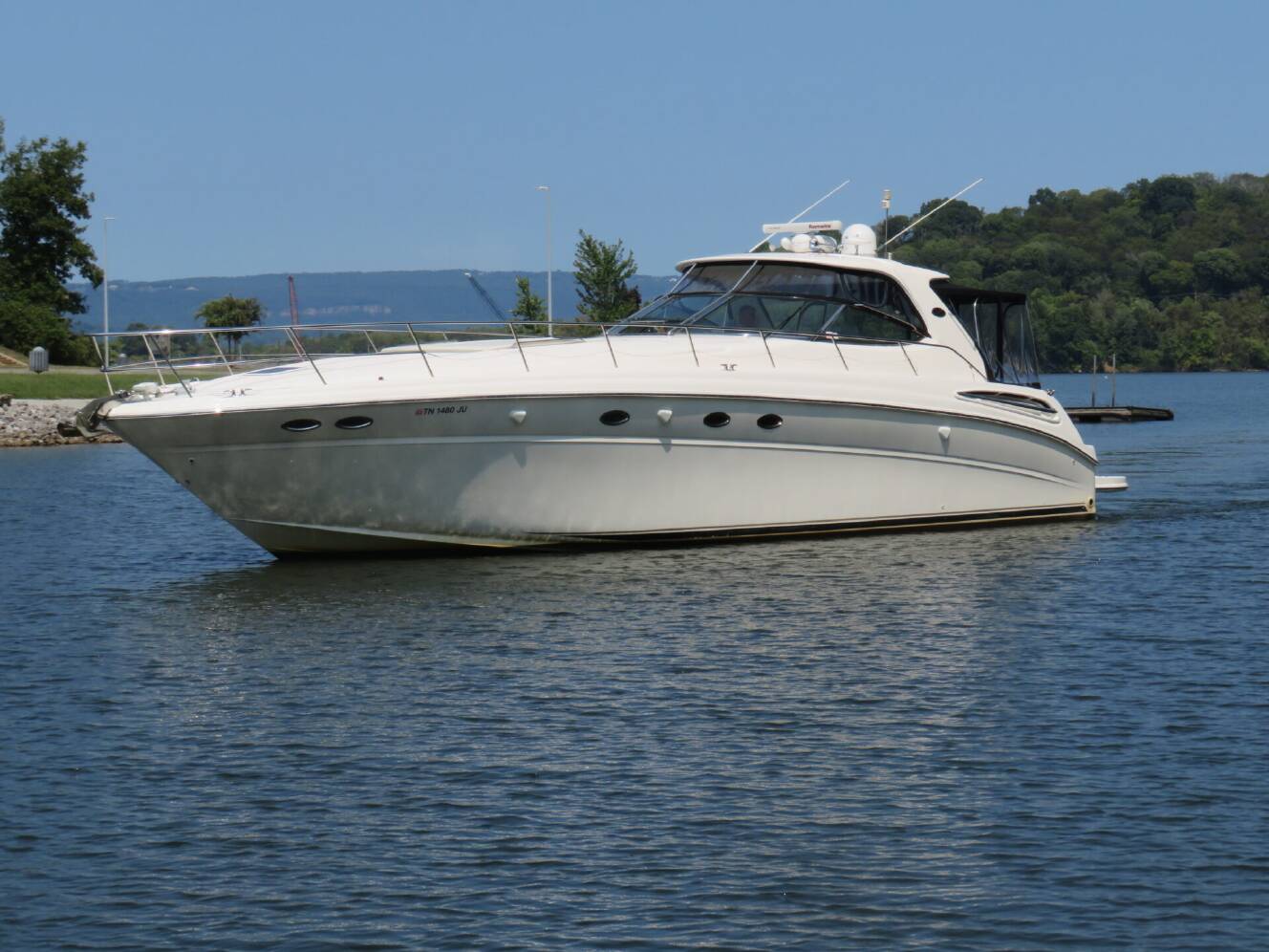 A photo of this 2001 Sea Ray 510 SUNDANCER