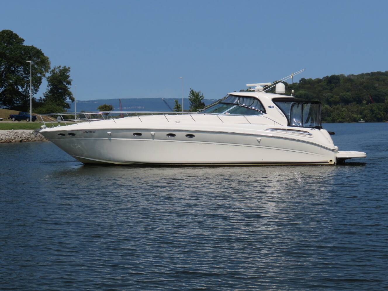 A photo of this 2001 Sea Ray 510 SUNDANCER