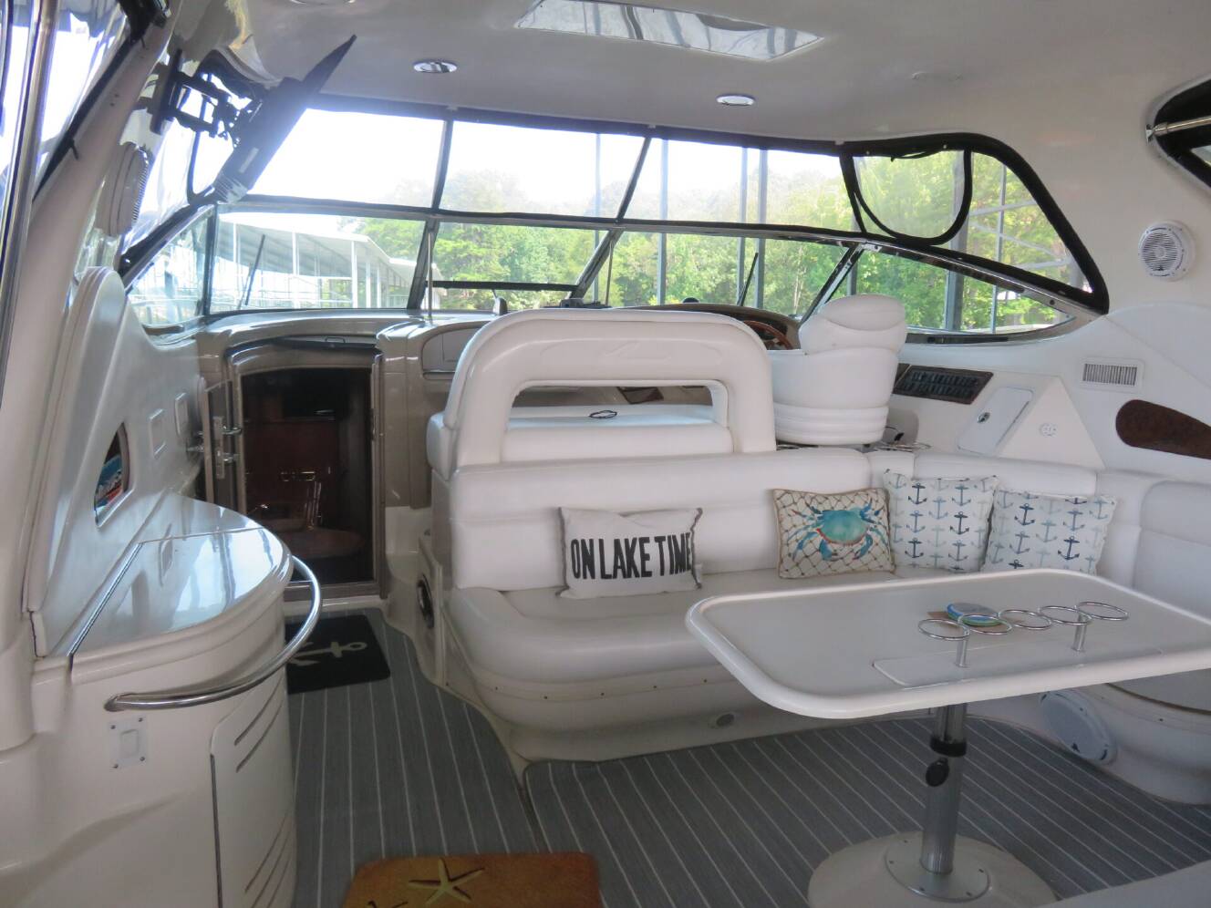 A photo of this 2001 Sea Ray 510 SUNDANCER