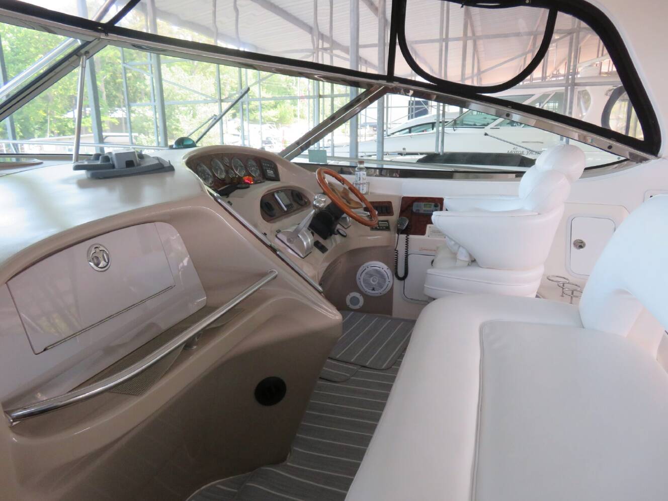 A photo of this 2001 Sea Ray 510 SUNDANCER