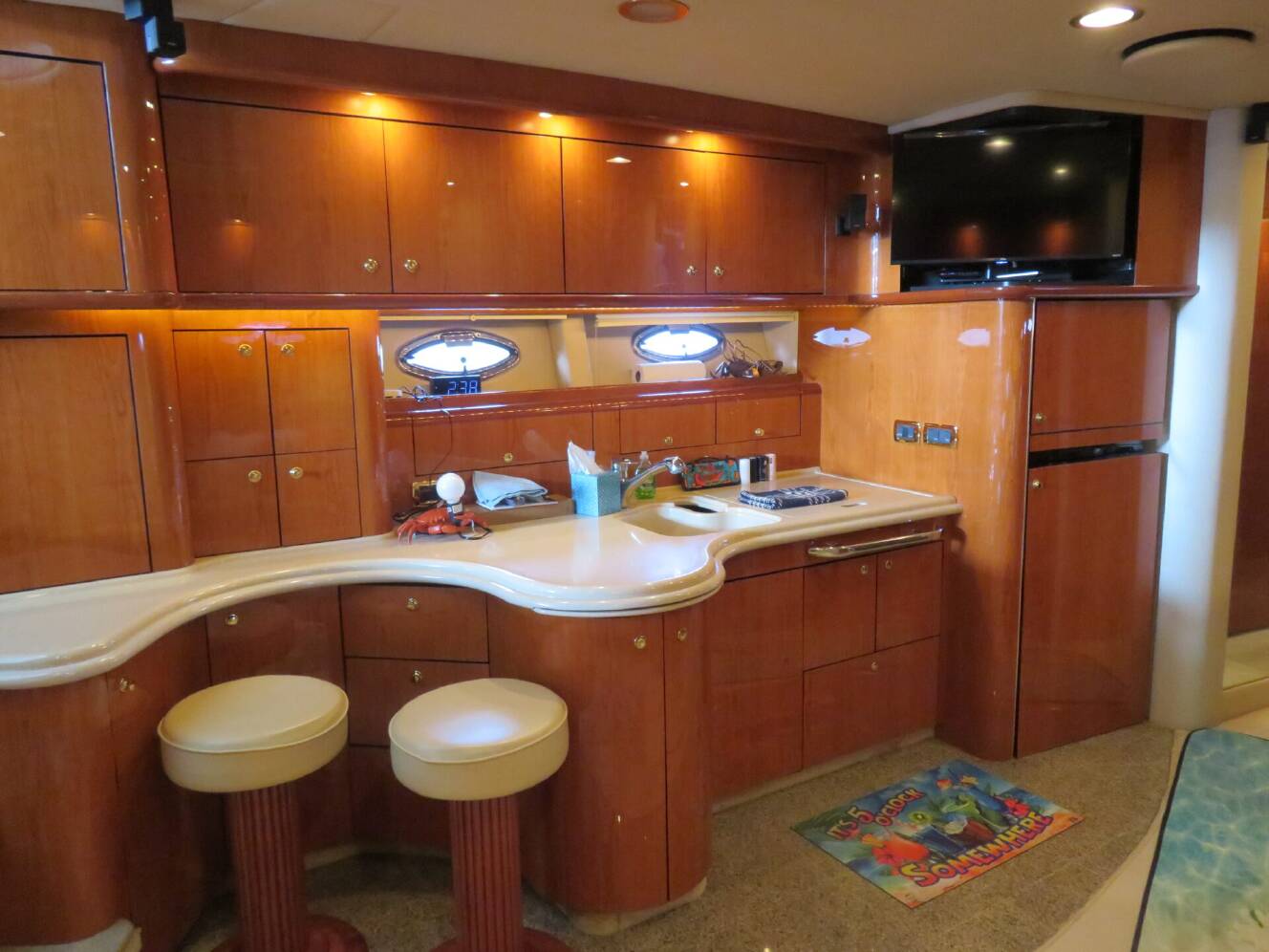 A photo of this 2001 Sea Ray 510 SUNDANCER
