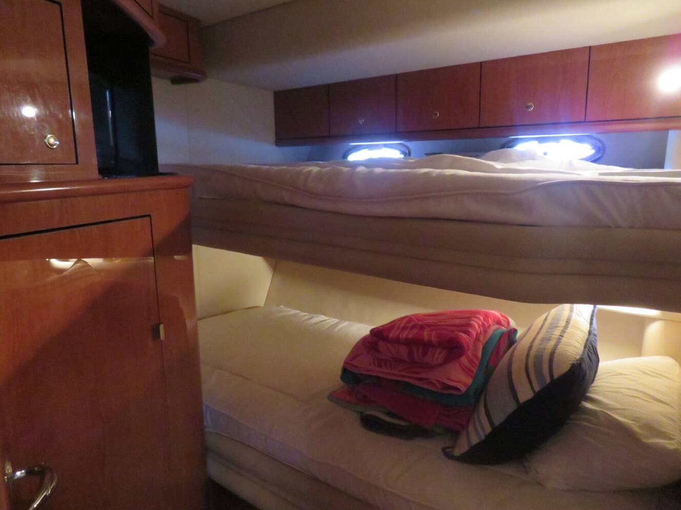A photo of this 2001 Sea Ray 510 SUNDANCER