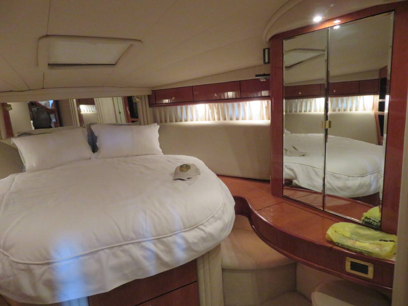 A photo of this 2001 Sea Ray 510 SUNDANCER